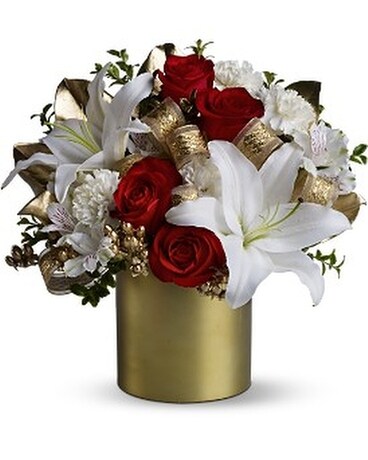 Teleflora's 24 Karat Bouquet Flower Arrangement
