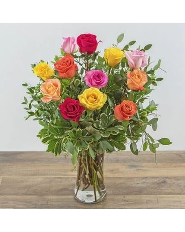 Vibrant Dozen Roses Flower Arrangement