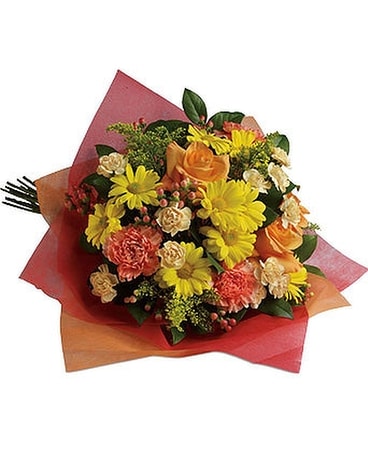 Mixed cut flowers Flower Arrangement