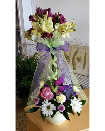 SPRING TOPIARY Flower Arrangement