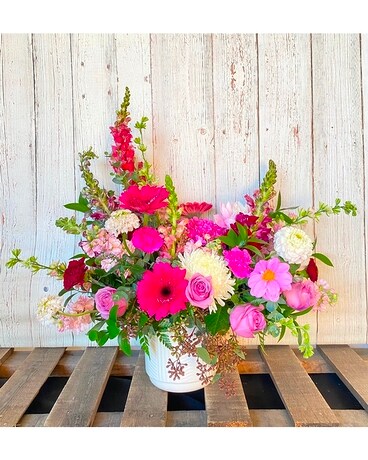Grande Vida Flower Arrangement