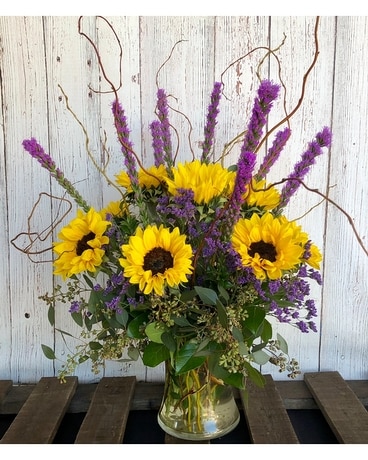 Bobbie's Collection SunFlowers Flower Arrangement