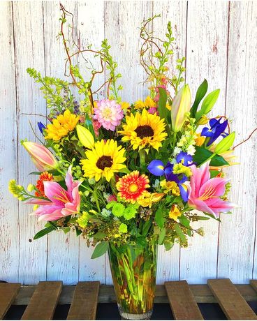 Bobbie's Collection Premium Flower Arrangement