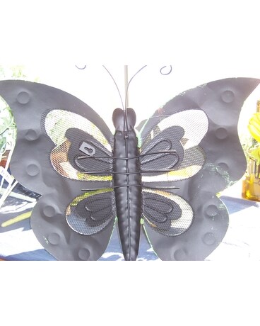 TIN WALL BUTTERFLY Flower Arrangement