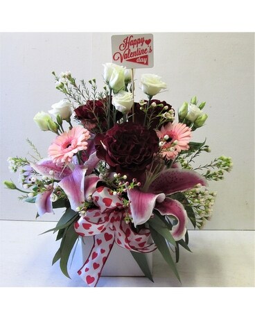 Hearts and Flowers (HS-840) Flower Arrangement