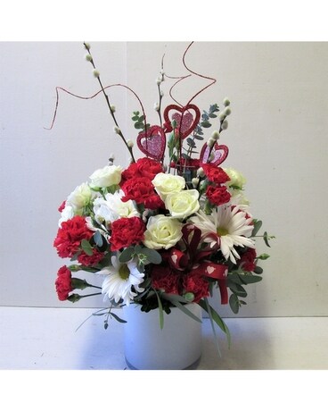 Classic Valentine  (HS-843) Flower Arrangement