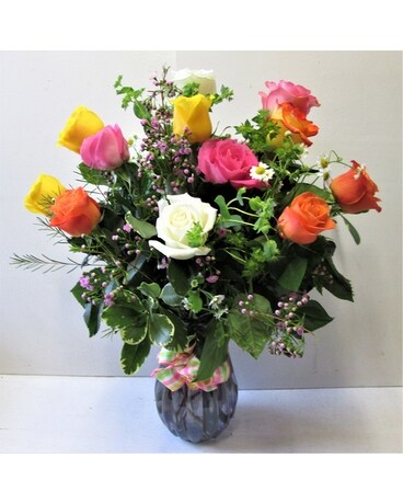 Mom's Rose Garden (HS-867) Flower Arrangement