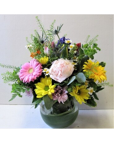 Signs of Spring Bouquet (HS-876) Flower Arrangement