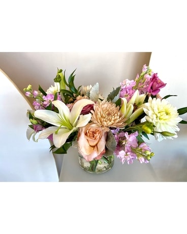 Lovely & Lush Flower Arrangement