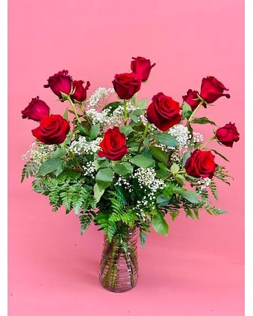 Dozen Red Roses With Babies Breath Flower Arrangement