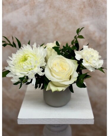 Neutral Petite Flower Arrangement