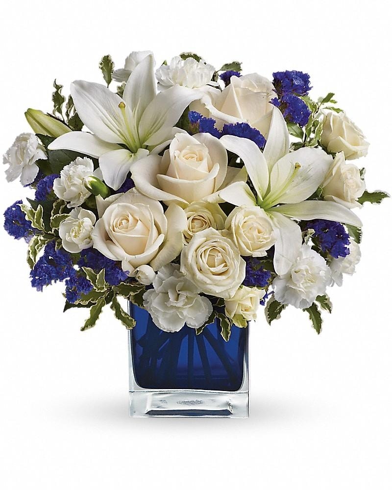 フローラ贈り物BOX29枚セット Teleflora's Sapphire Skies Bouquet in Moncton NB - Macarthur's