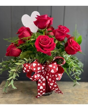 Valentine Classic Beauty Flower Arrangement