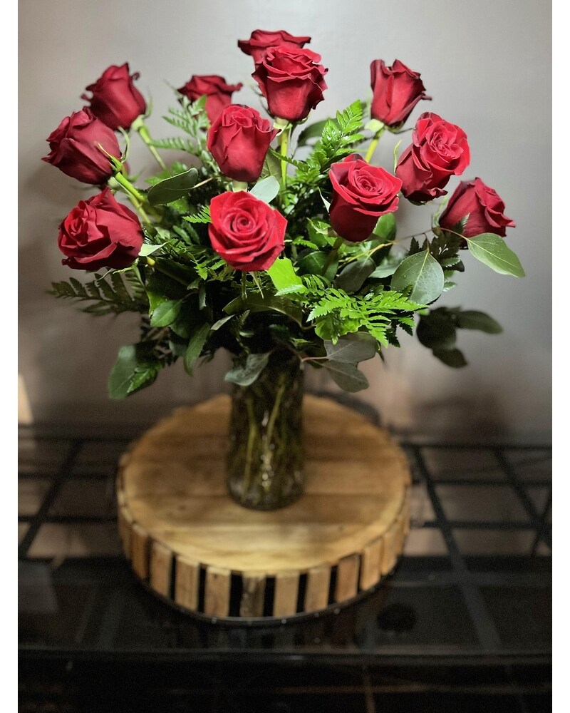 One dozen premium long stemmed red roses in Chandler AZ - Flowers