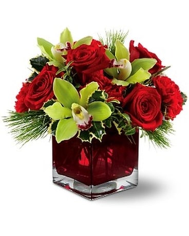 Teleflora's Rose Chic Flower Arrangement