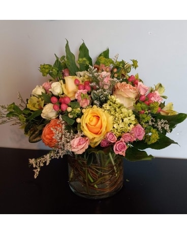 peach tea bouquet Flower Arrangement