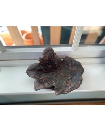 Snail On Leaf Bird Feeder Gifts
