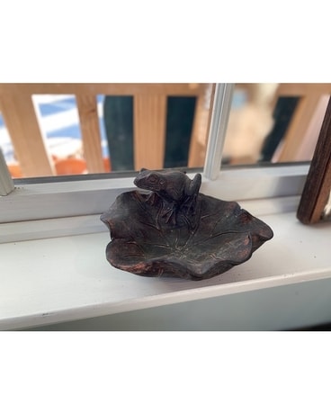 Standard size, 3 1/4 inches height and 6 and a half inches wide.