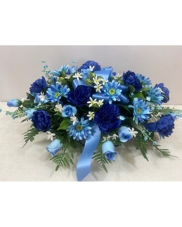Blue Comfort Silk Saddle Flower Arrangement