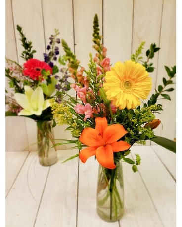 Simply Simplistic Flower Arrangement