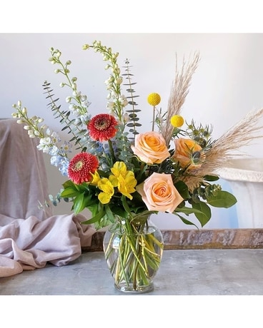 Coastal Rays Flower Arrangement