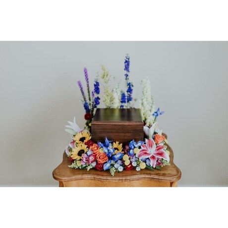 Palette Memorial Urn Arrangement In Wyoming Mi Wyoming