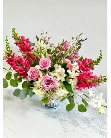 Love Deluxe by Wyoming Stuyvesant Floral