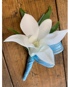 Arendelle Ochid Boutonniere Boutonniere