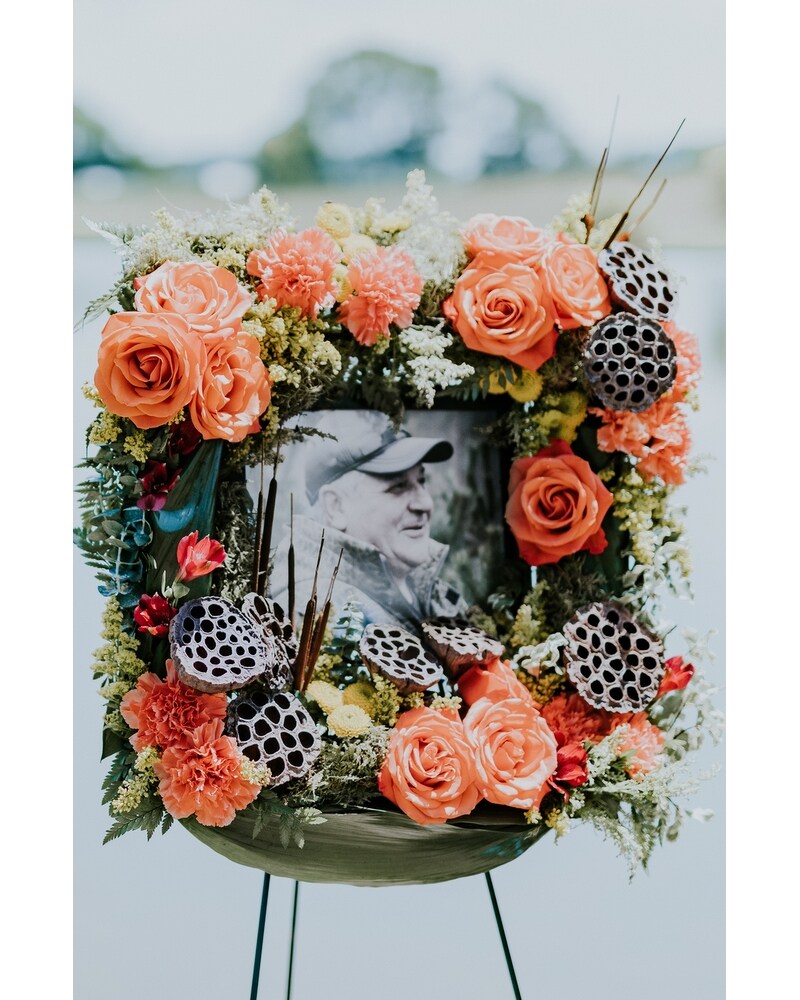 FRAS ZERO アートフラワー 置物 フレーム　インテリア Moraine 24-inch Flower Frame on Easel in Wyoming MI - Wyoming