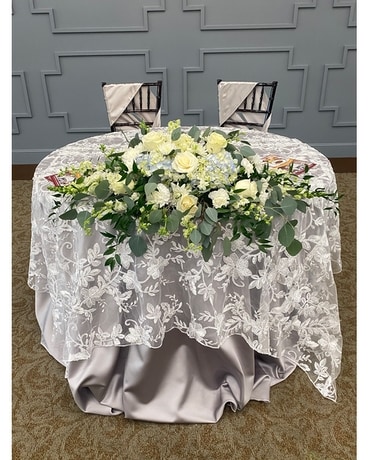 Lace Sweetheart Overlay Specialty Arrangement