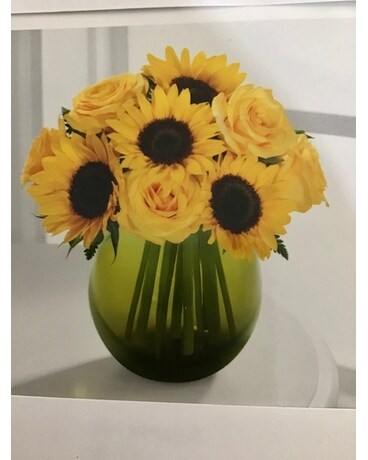 Sunny roses and sunflowers Flower Arrangement