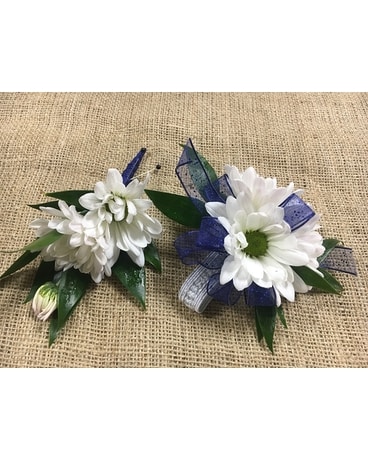 White Daisies Flower Arrangement