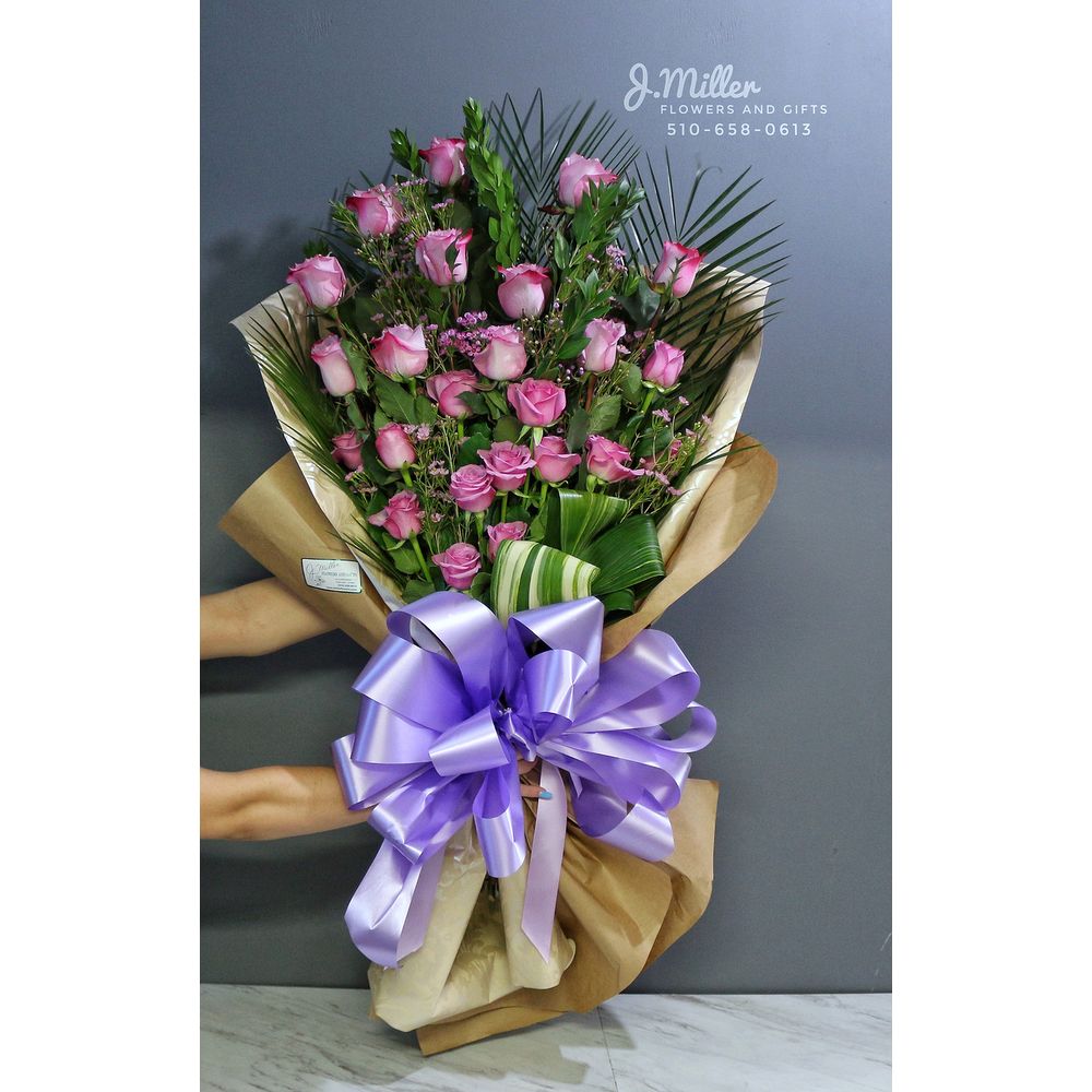 The Showiest Rose Bouquet (Curbside pick-up only) in Oakland CA