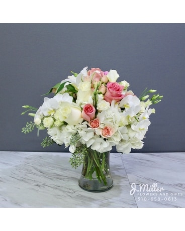 Chardonnay Rosé Flower Arrangement