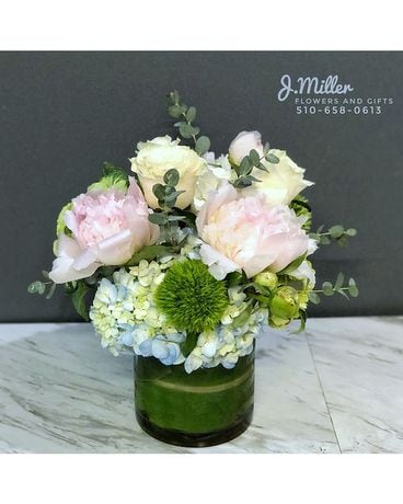 Bonjour! Flower Arrangement