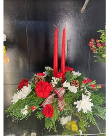 Holiday Centerpiece with Candles Centerpiece