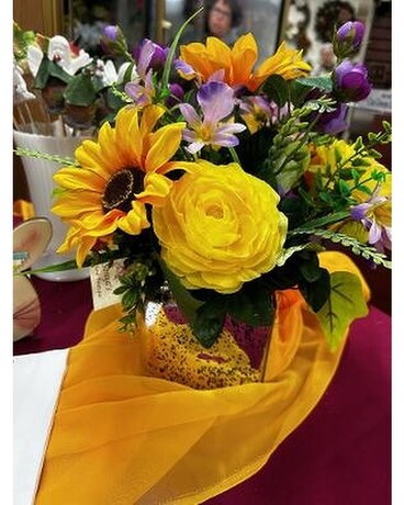 Sunflowers in the mirror Flower Arrangement