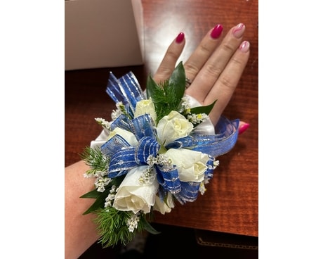 Formal Wristlets Corsage
