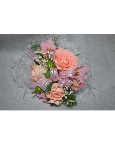 sweetheart roses and alstroemeria Flower Arrangement