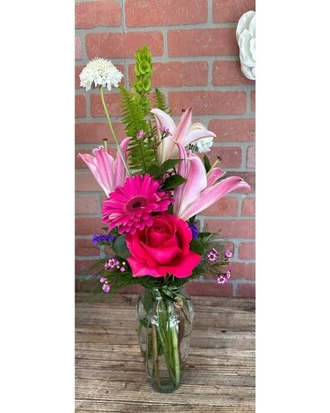 Pretty in Pink Flower Arrangement