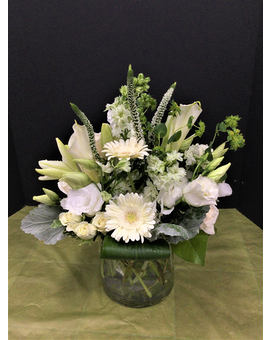 Simple and Pure Flower Arrangement