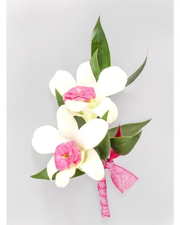 Studded in Pink Boutonniere Boutonniere