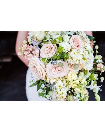 Wing Wedding 6 Flower Arrangement