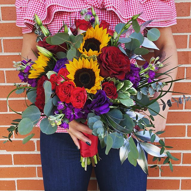 Tinley Park Florist Flower Delivery by Hearts & Flowers, Inc.