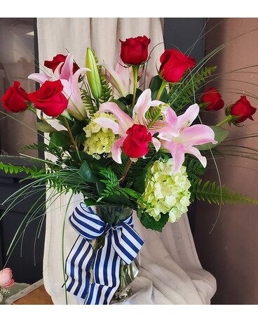Premium Red Roses Flower Arrangement