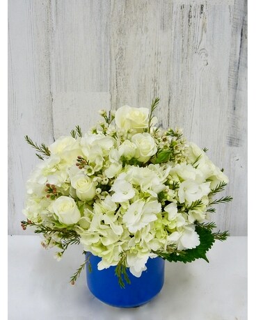 Cloud Nine Flower Arrangement