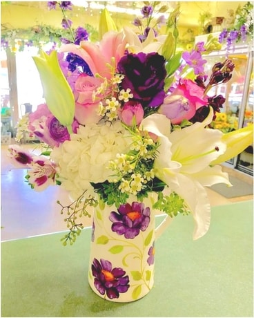 Spouts of love Flower Arrangement