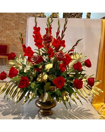Rosy Red and Golden Elegance Bouquet Flower Arrangement