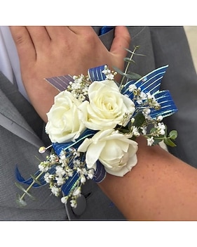 Prom Flowers in Brownsburg, IN | Queen Anne's Lace Flowers & Gifts