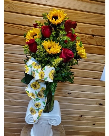 Sunflowers and red roses Flower Arrangement